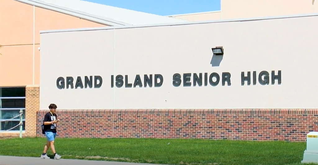 Grand Island Senior High sign